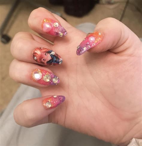 zoe nails|More.